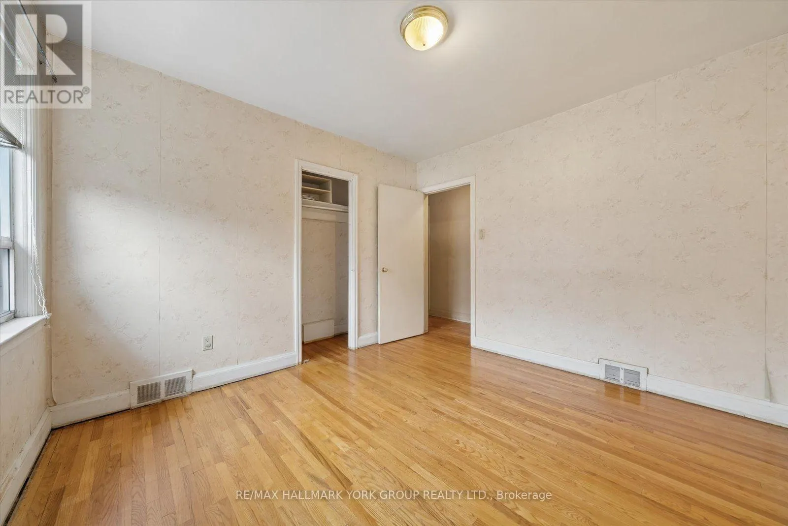 37 AGAR CRESCENT