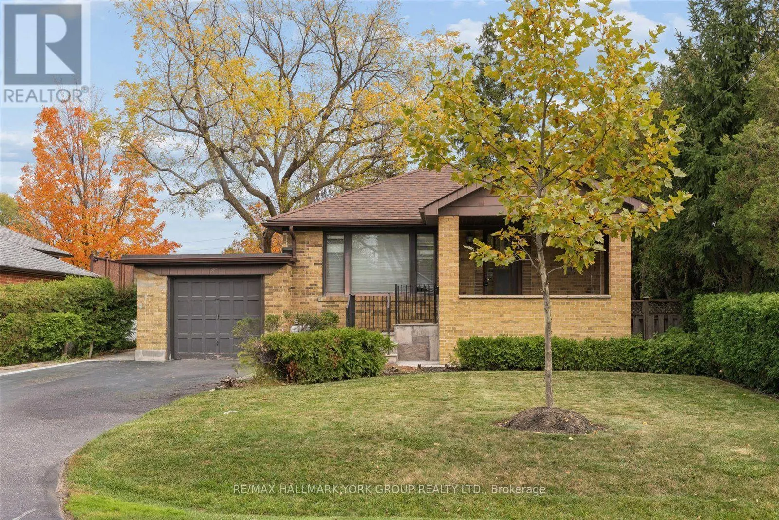 37 AGAR CRESCENT