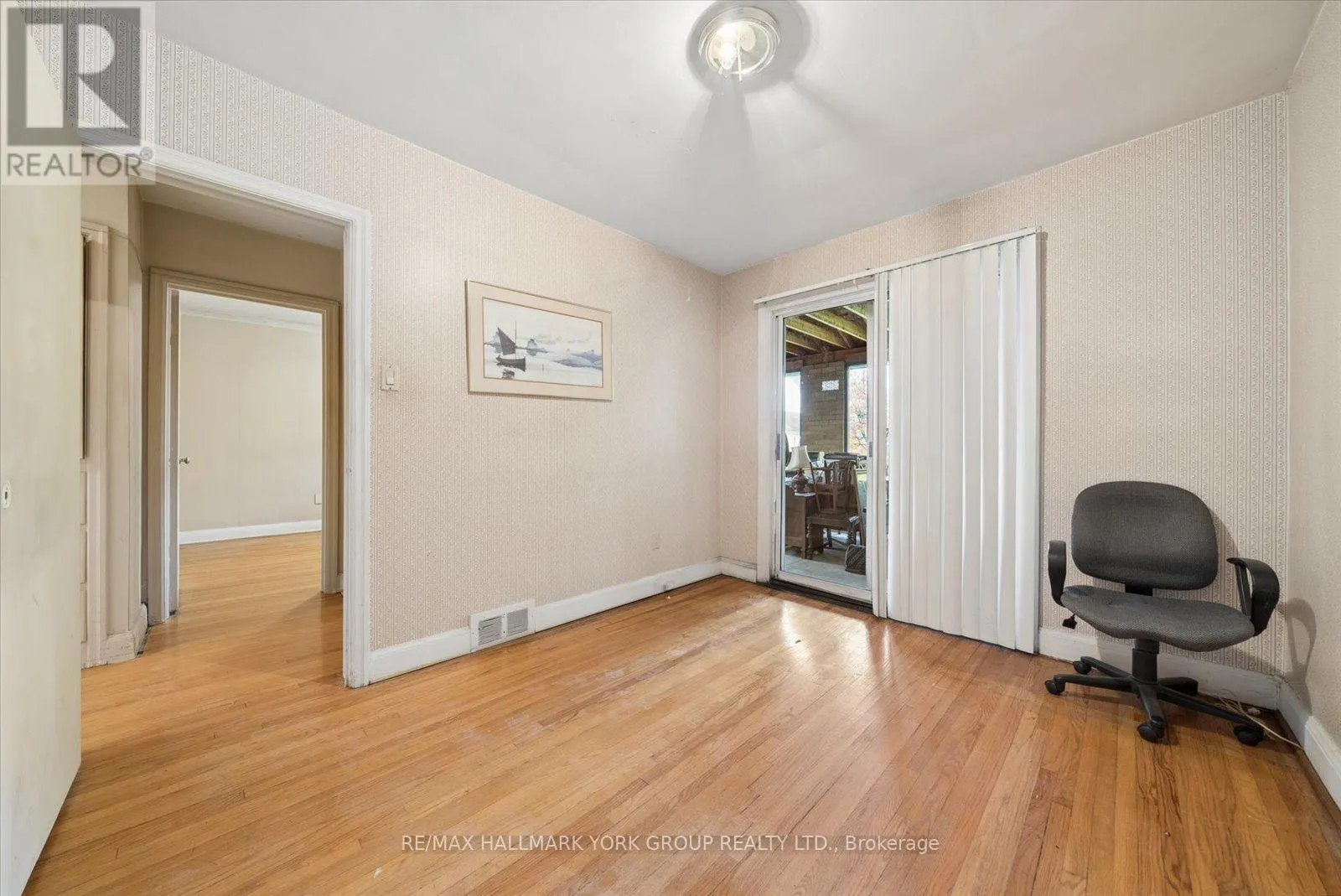 37 AGAR CRESCENT