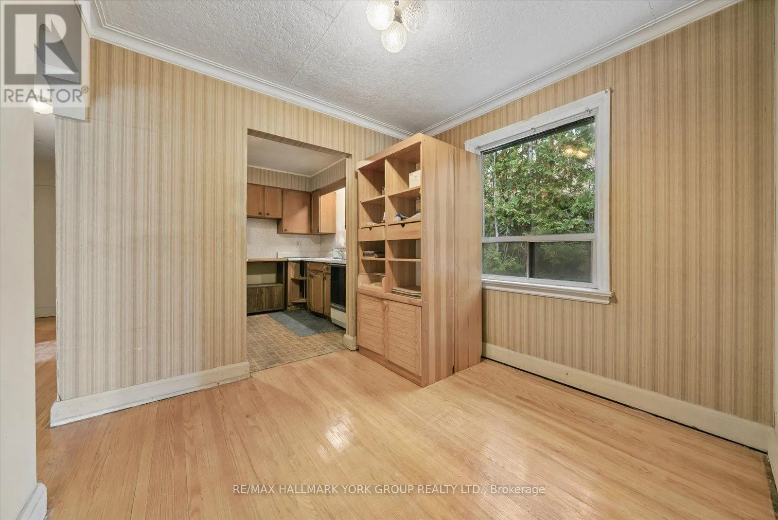 37 AGAR CRESCENT