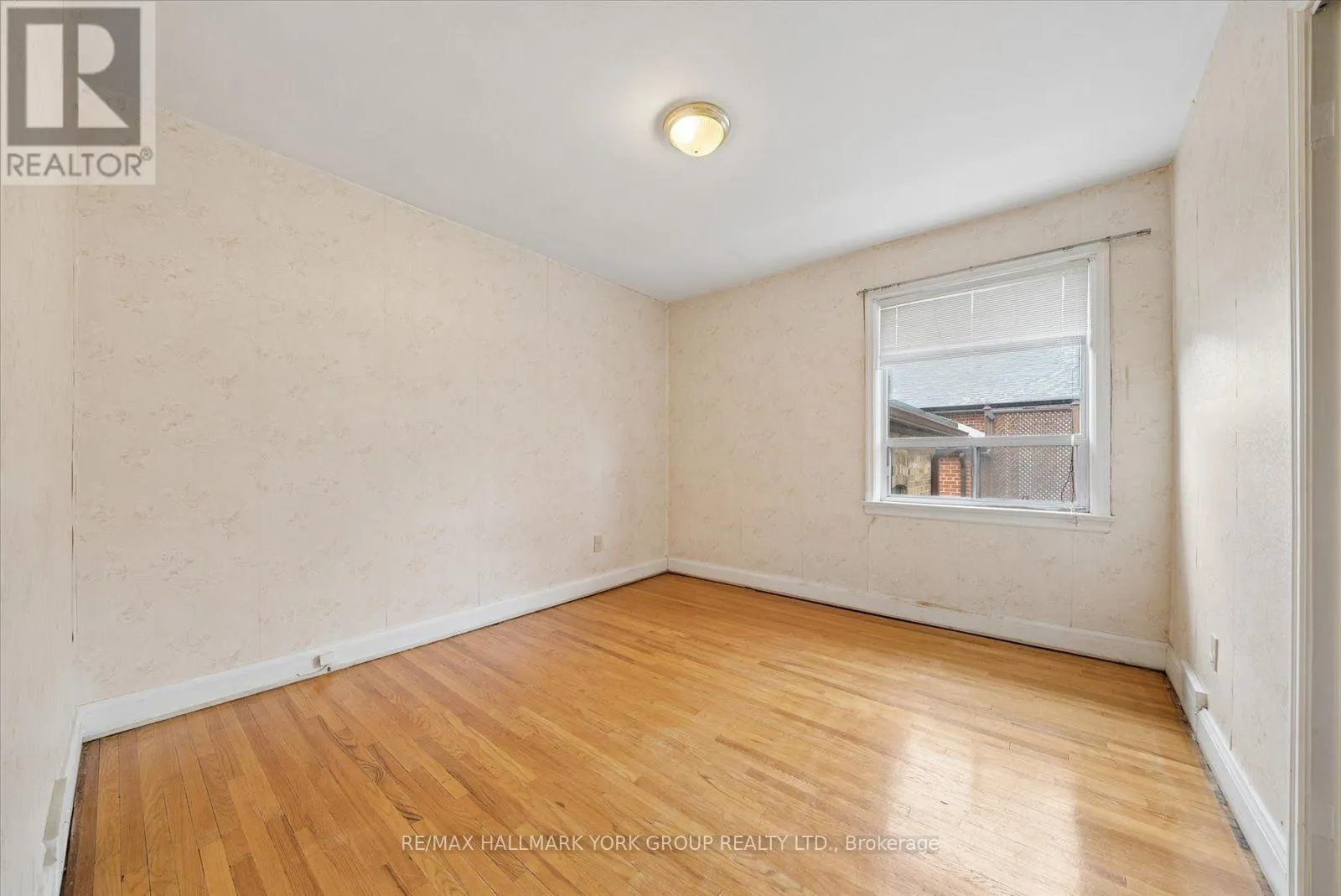 37 AGAR CRESCENT