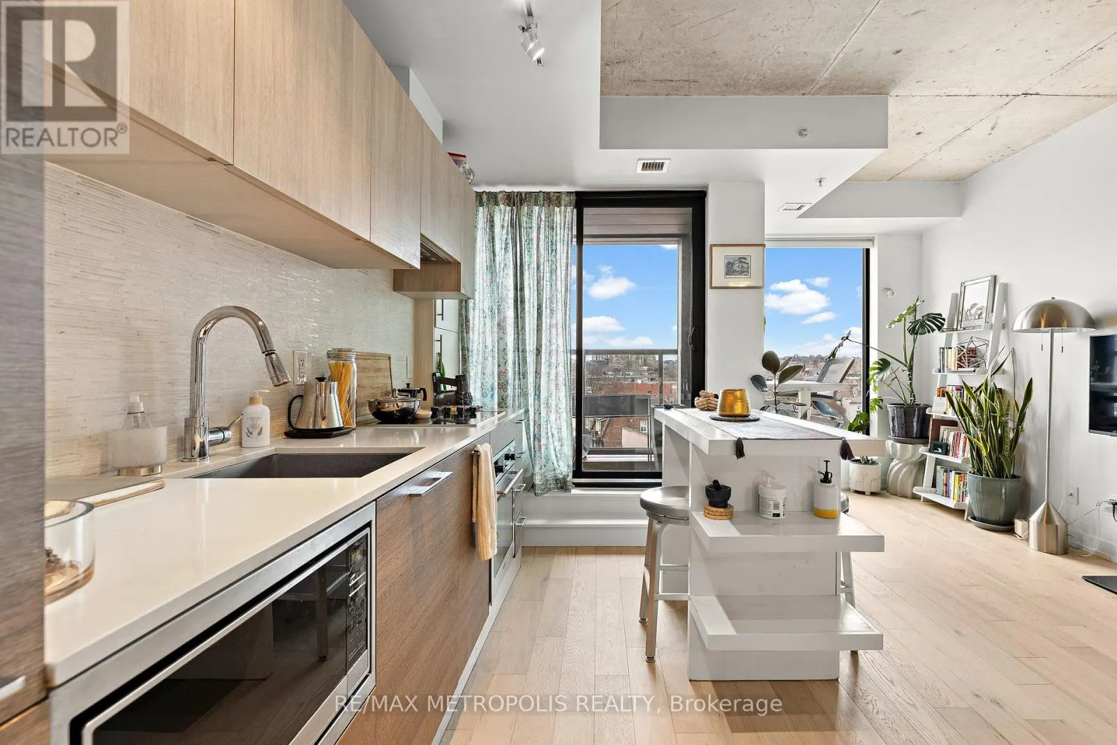 608 - 530 INDIAN GROVE