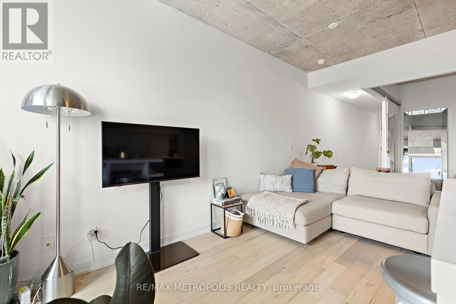 608 - 530 INDIAN GROVE