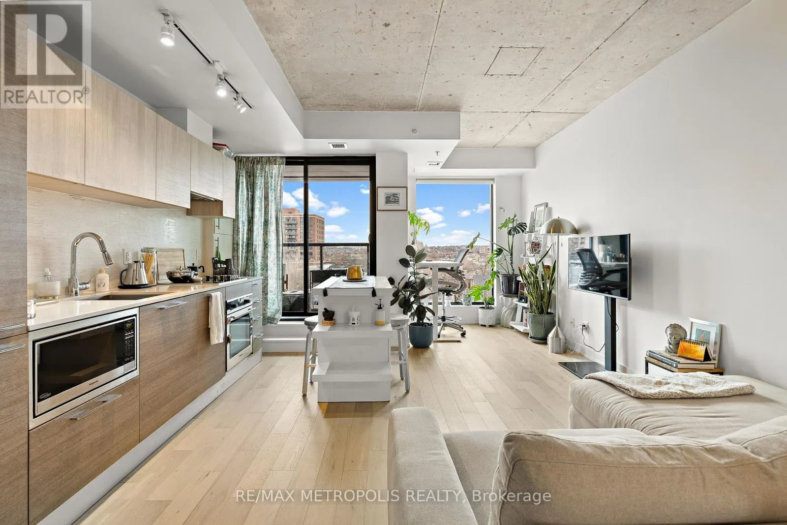 608 - 530 INDIAN GROVE