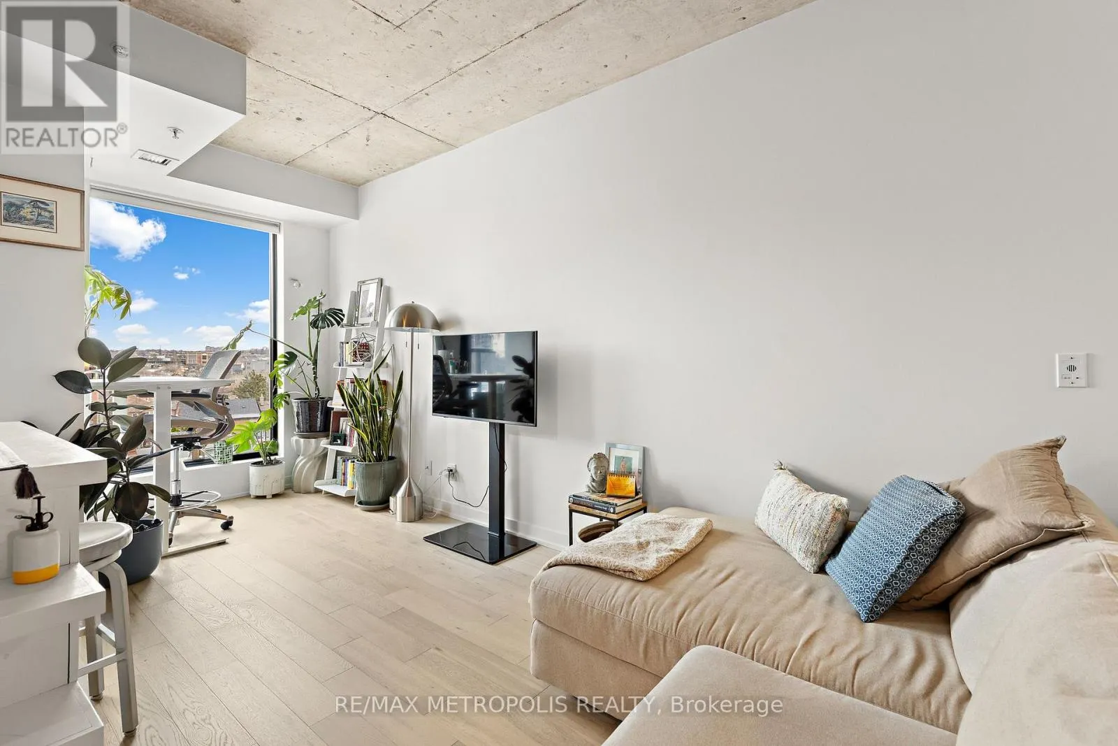 608 - 530 INDIAN GROVE