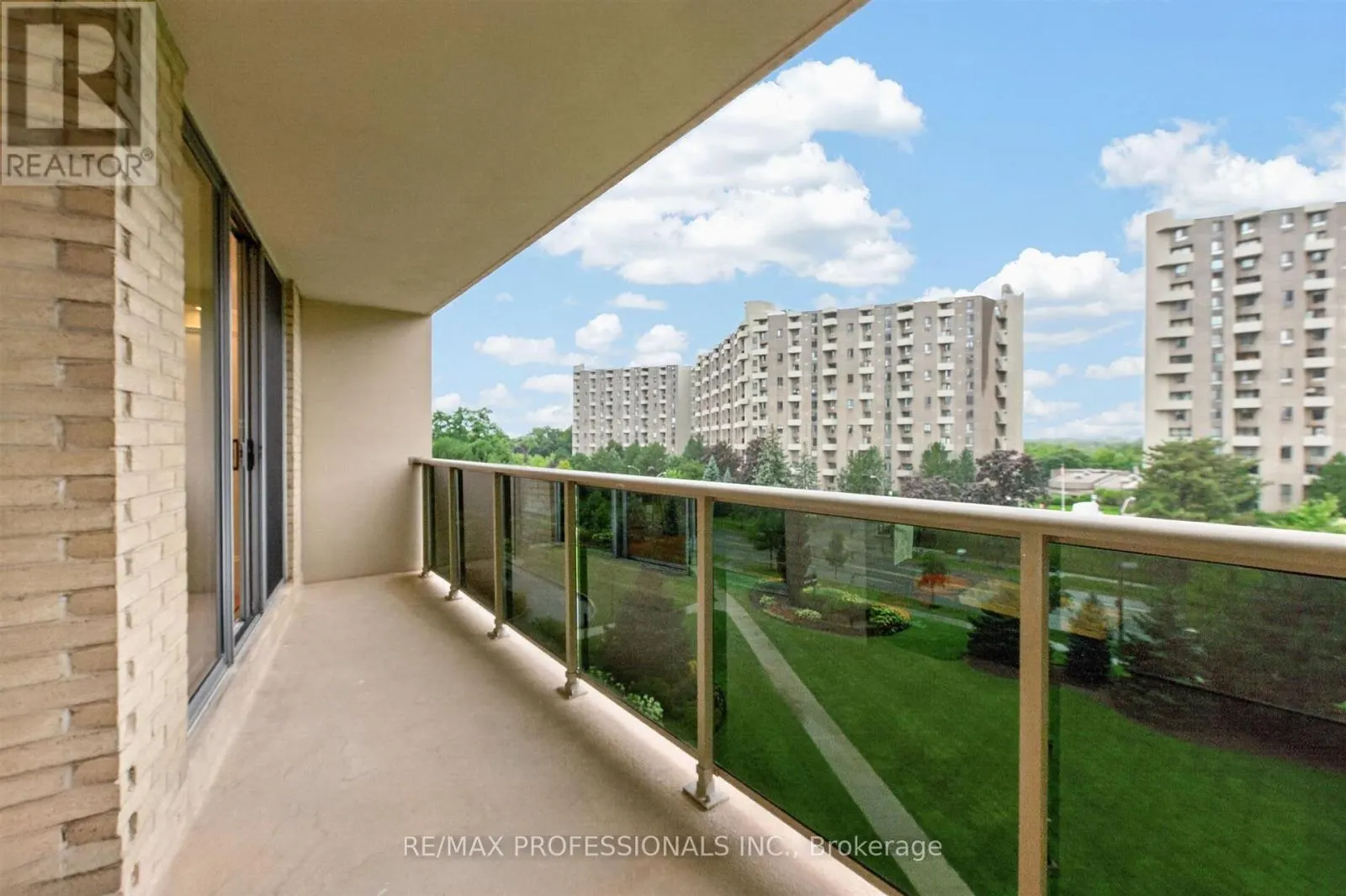 502 - 299 MILL ROAD