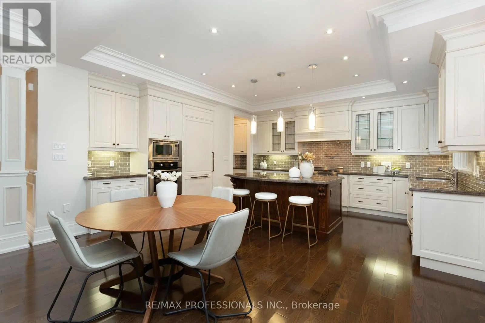 18 HILLCROFT DRIVE