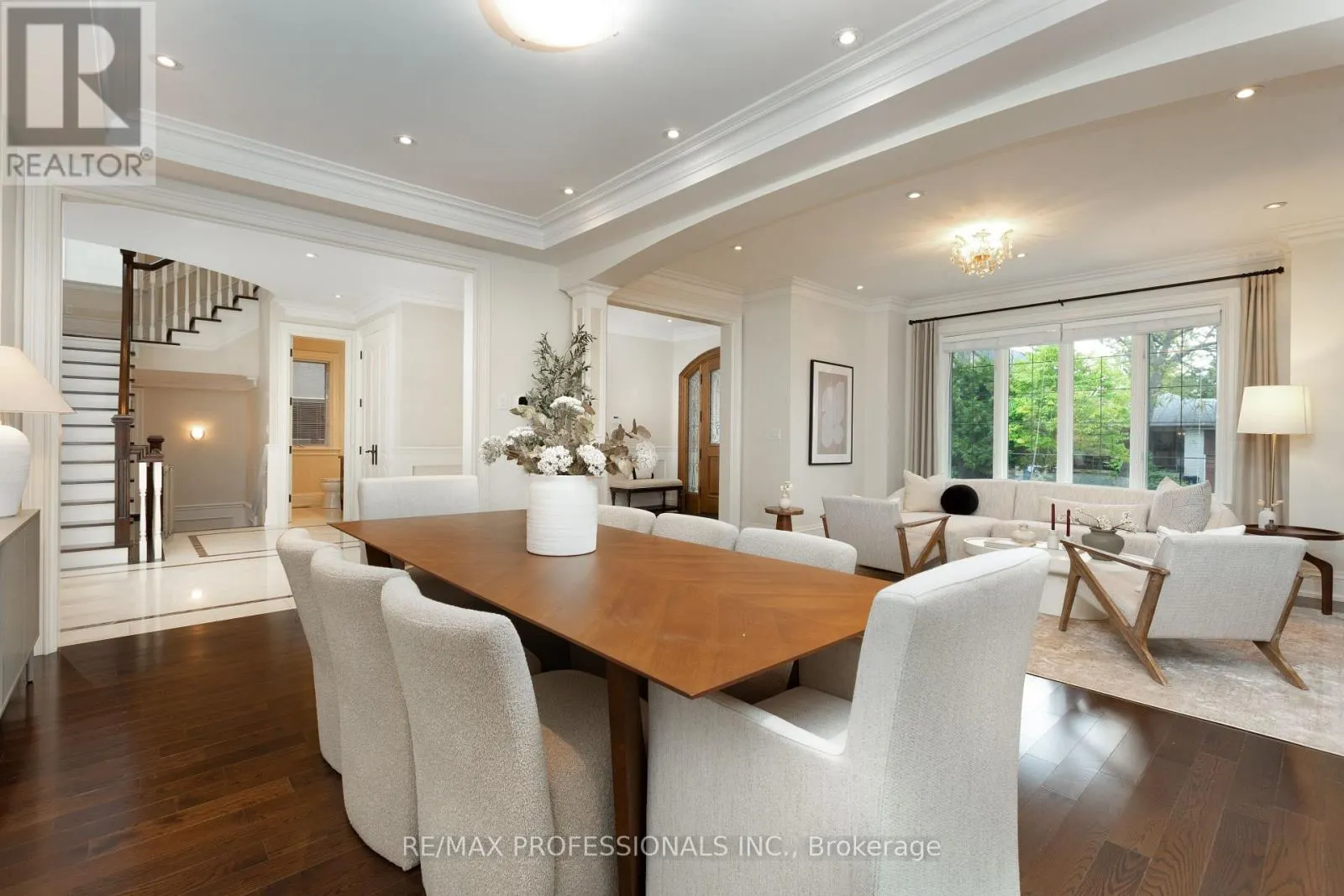 18 HILLCROFT DRIVE