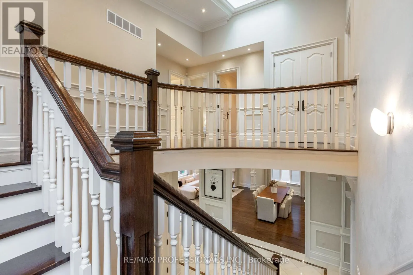 18 HILLCROFT DRIVE