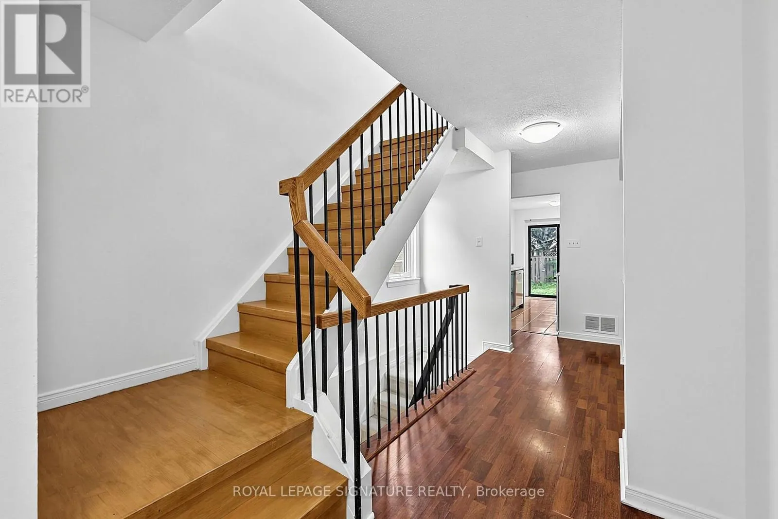 5950 CHIDHAM CRESCENT