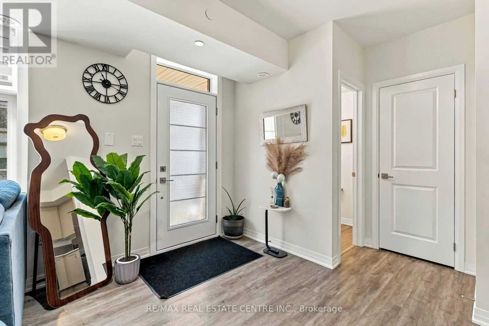 31 - 35 FIELDRIDGE CRESCENT UNIT CRESCENT