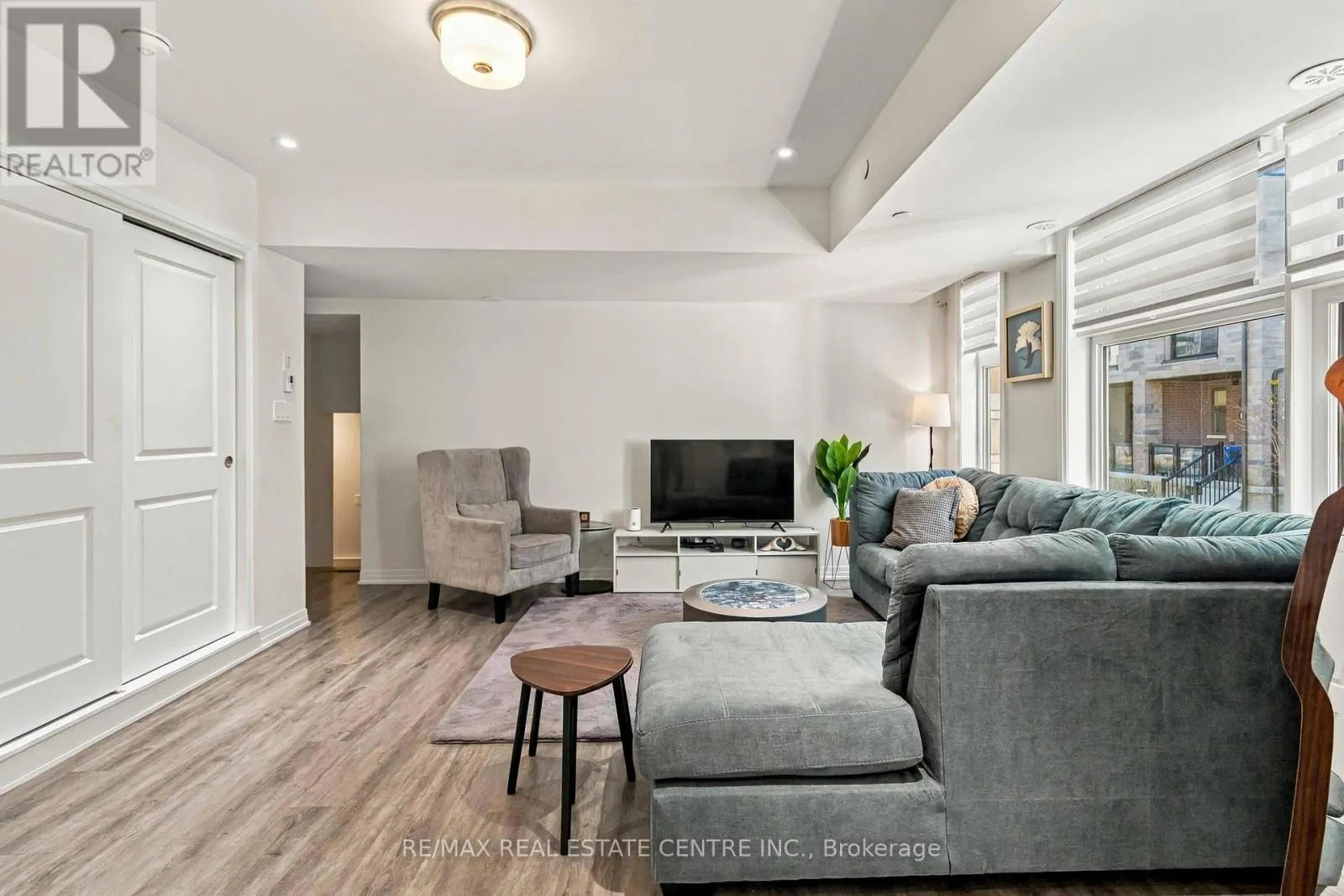 31 - 35 FIELDRIDGE CRESCENT UNIT CRESCENT