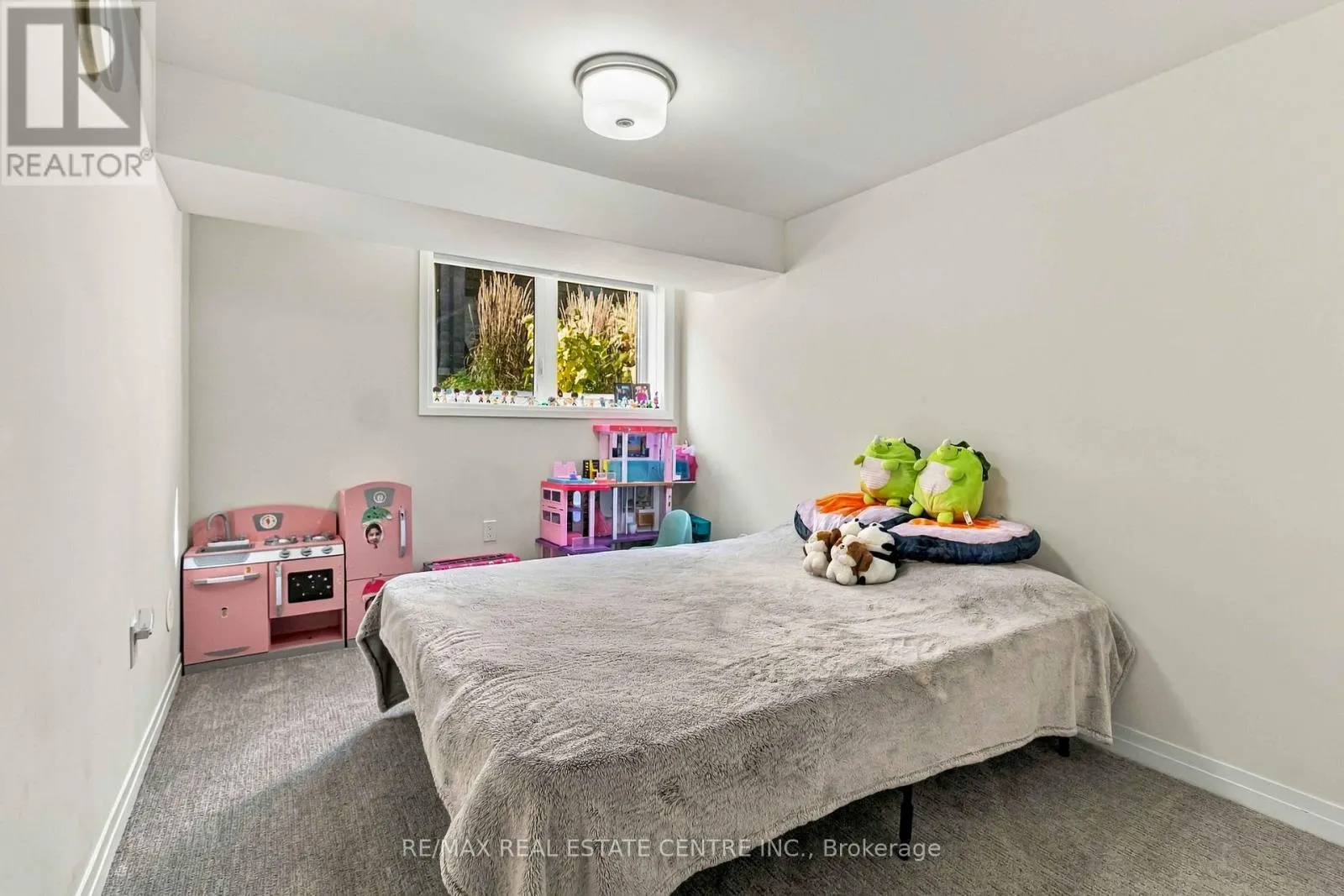 31 - 35 FIELDRIDGE CRESCENT UNIT CRESCENT