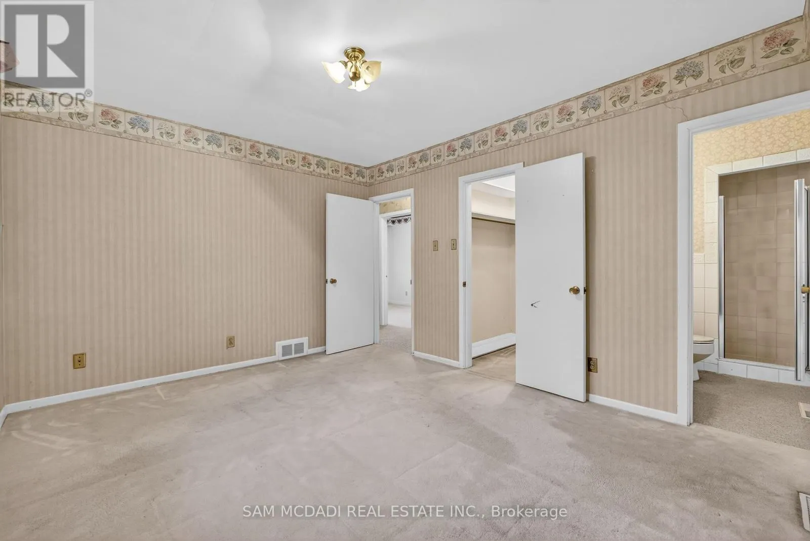521 VANESSA CRESCENT