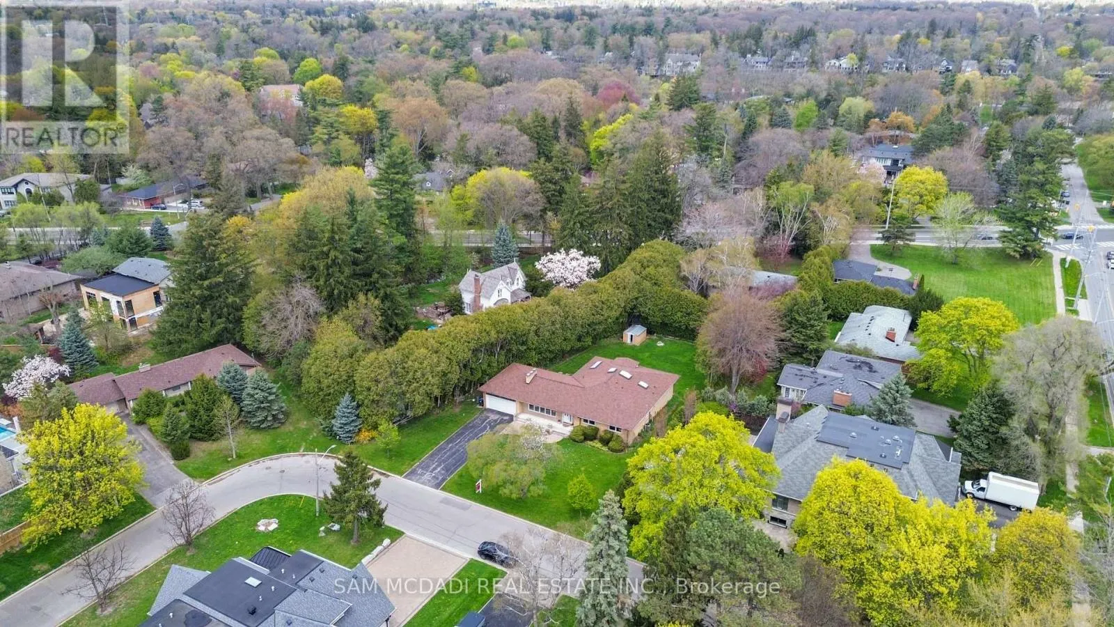 521 VANESSA CRESCENT