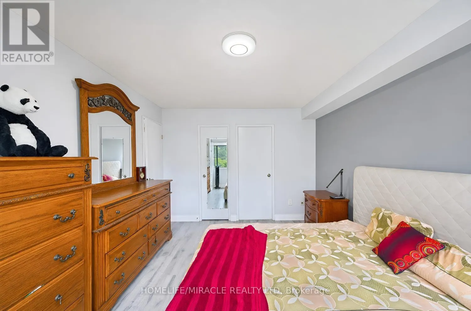 502 - 50 ELM DRIVE E