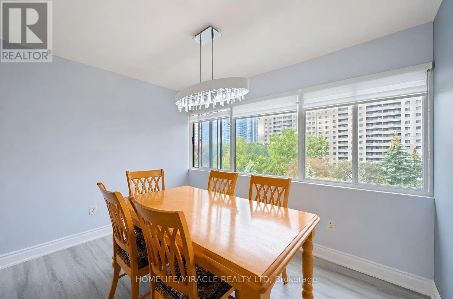 502 - 50 ELM DRIVE E