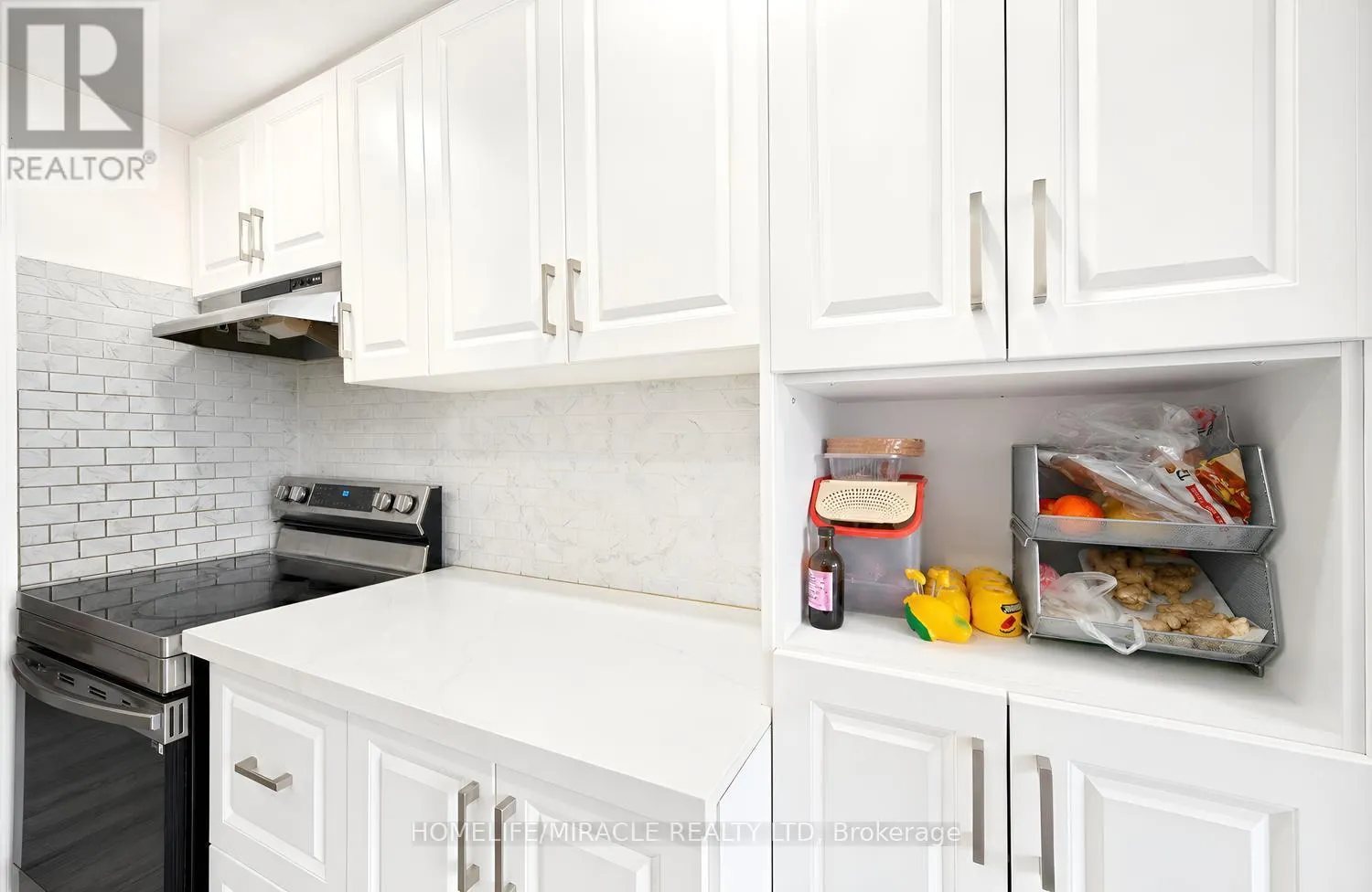 502 - 50 ELM DRIVE E