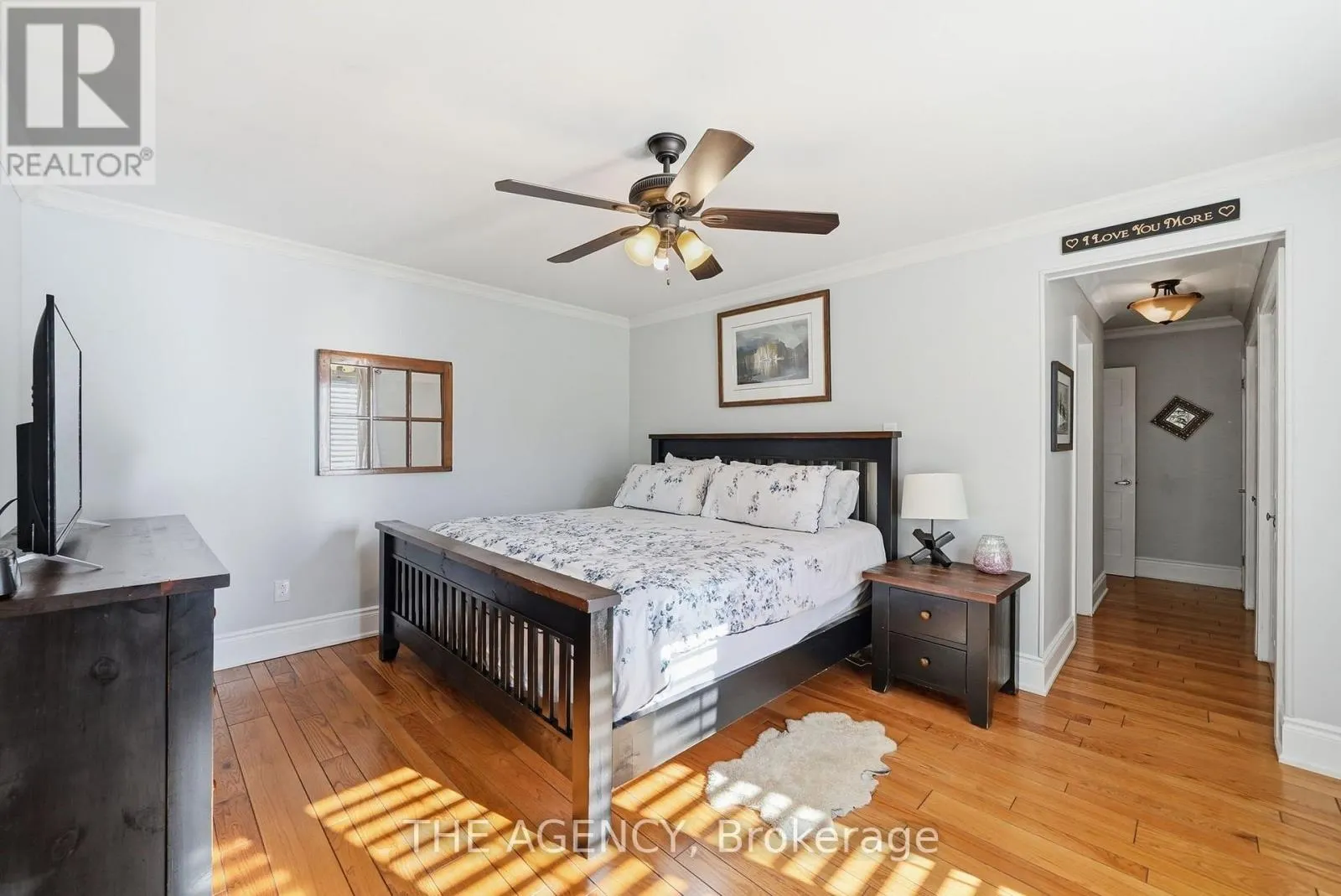 2101 EDINBURGH DRIVE
