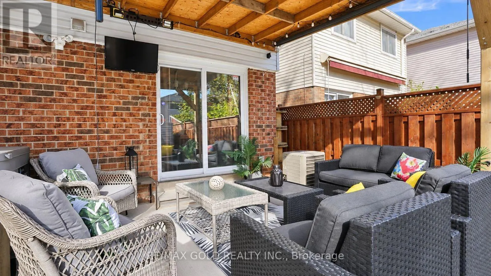 50 STEPHENSEN COURT