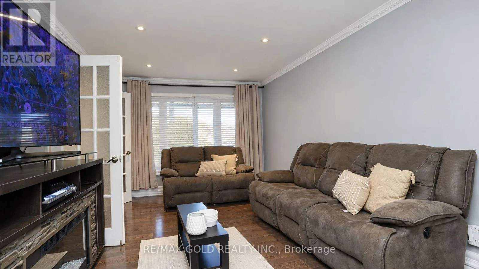 50 STEPHENSEN COURT
