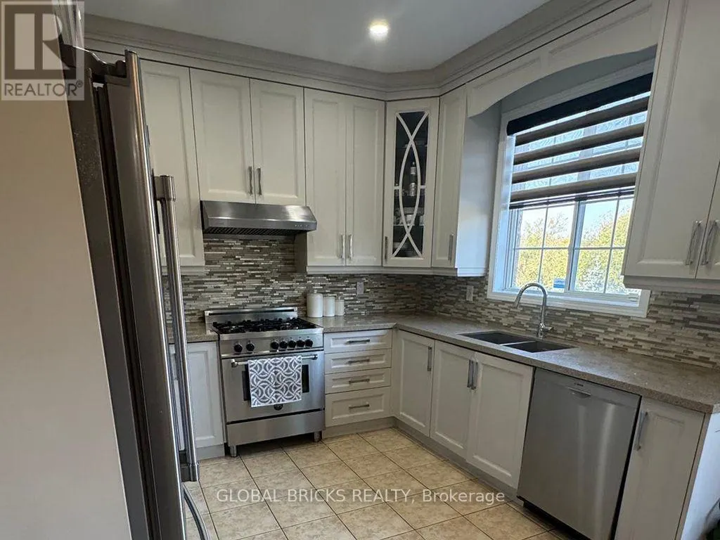 42 BAYHAMPTON DRIVE