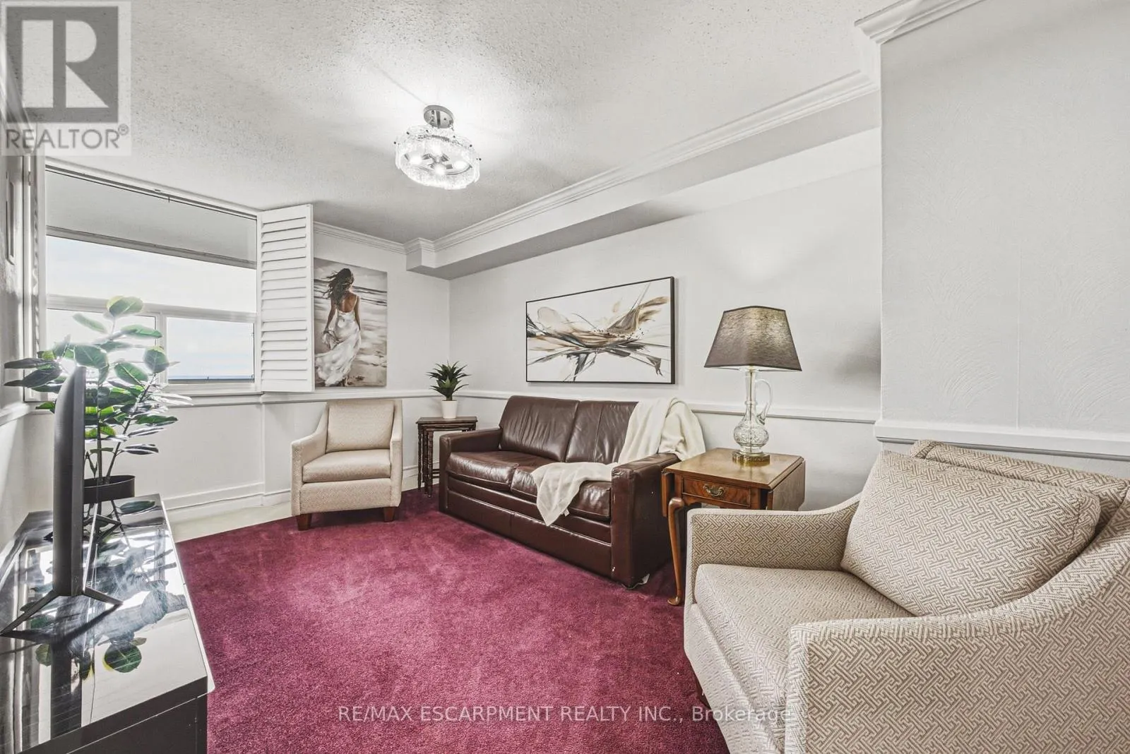 1005 - 2055 UPPER MIDDLE ROAD