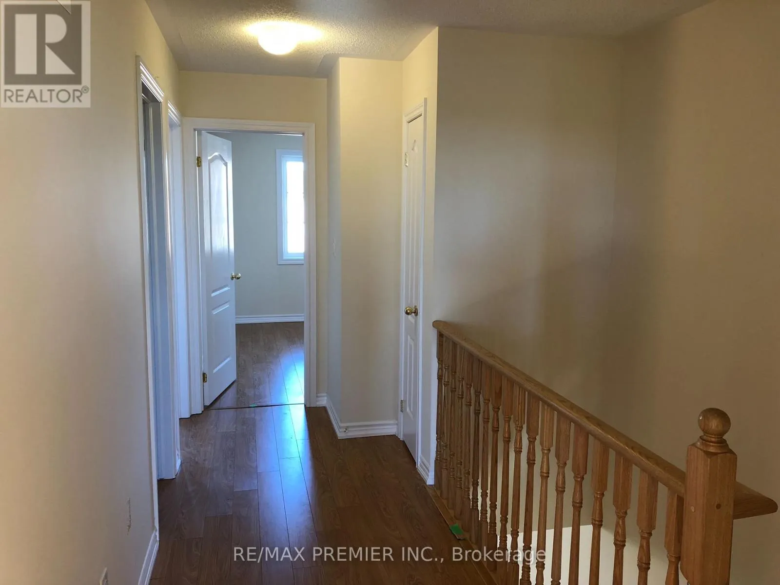 32 SHIFF CRESCENT