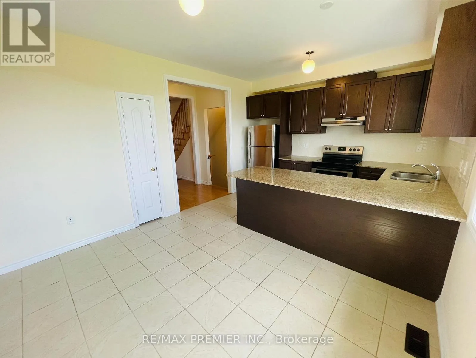 32 SHIFF CRESCENT