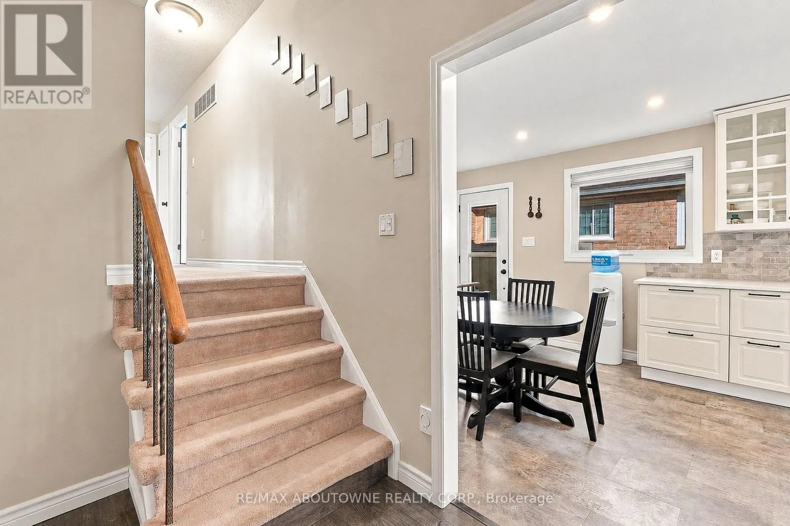 836 COULSON AVENUE