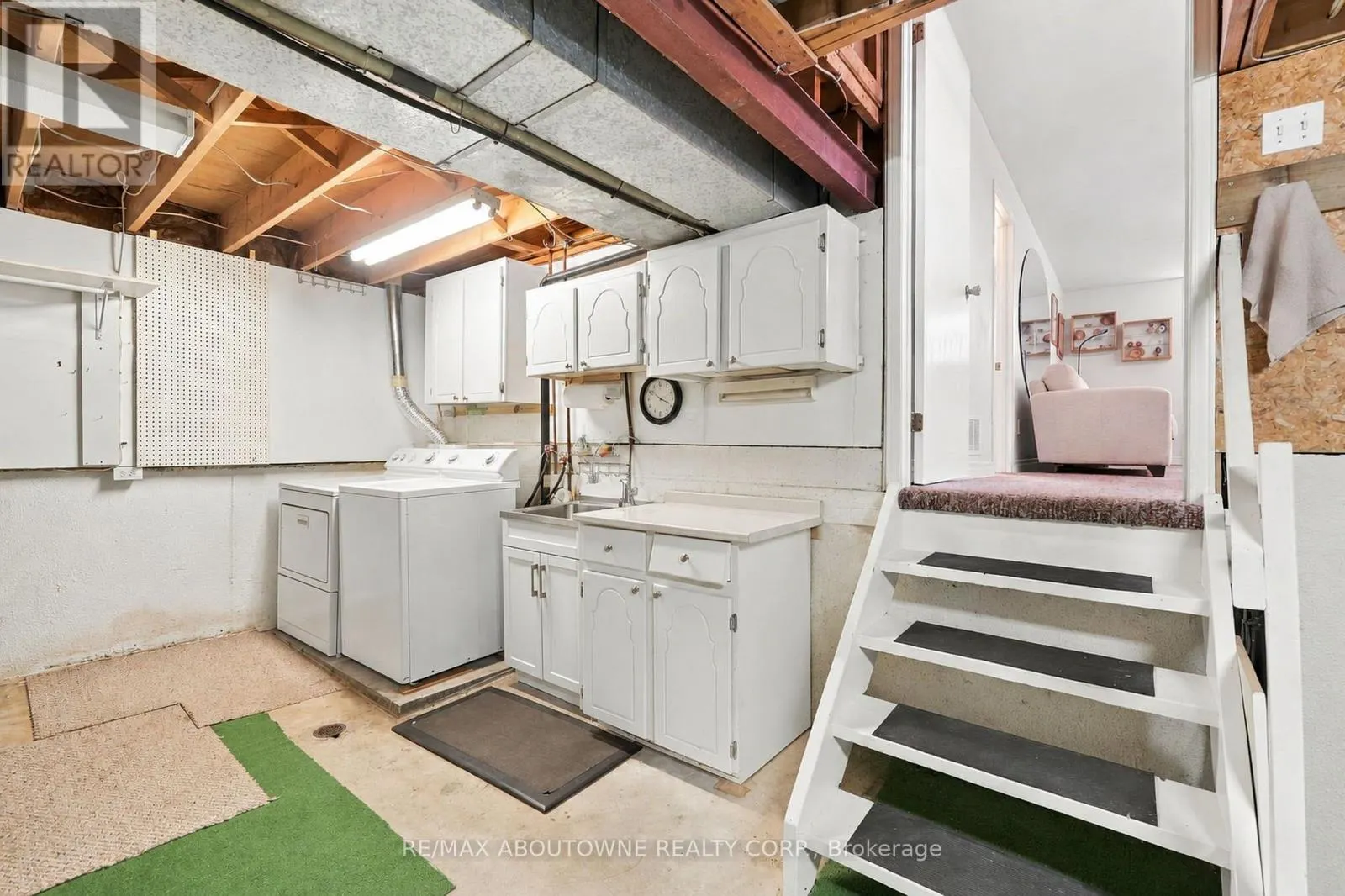 836 COULSON AVENUE