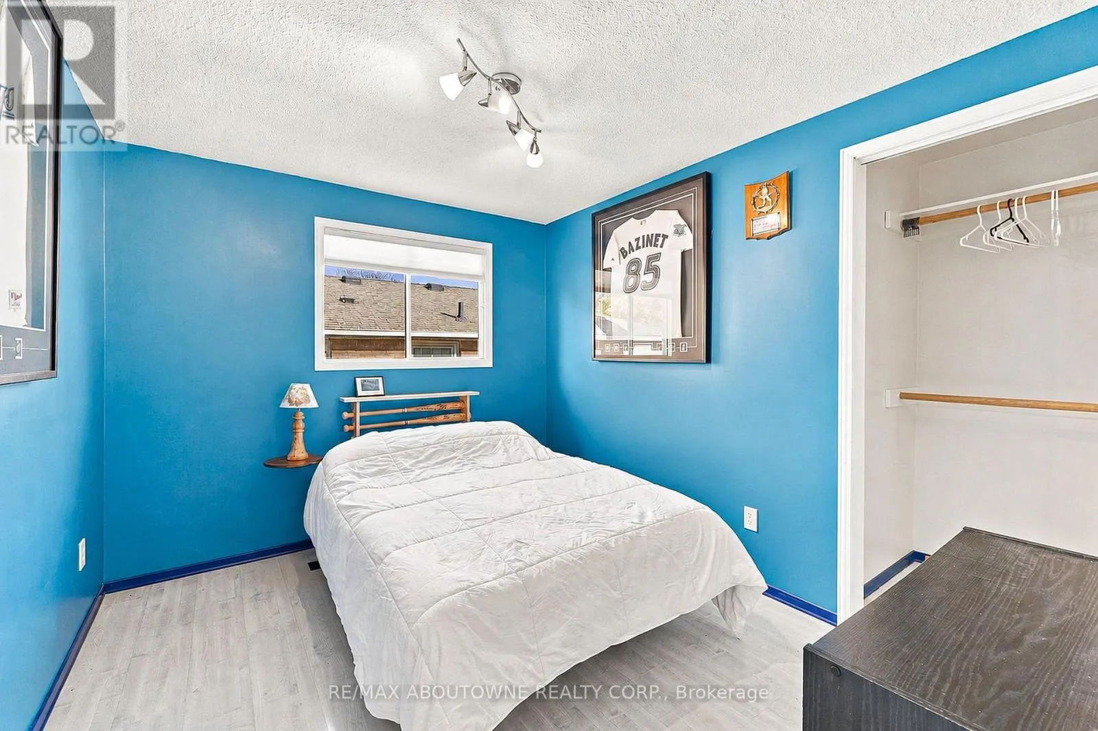 836 COULSON AVENUE