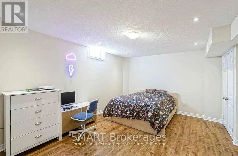 #LOWER - 42 CRYSTALVIEW CRESCENT