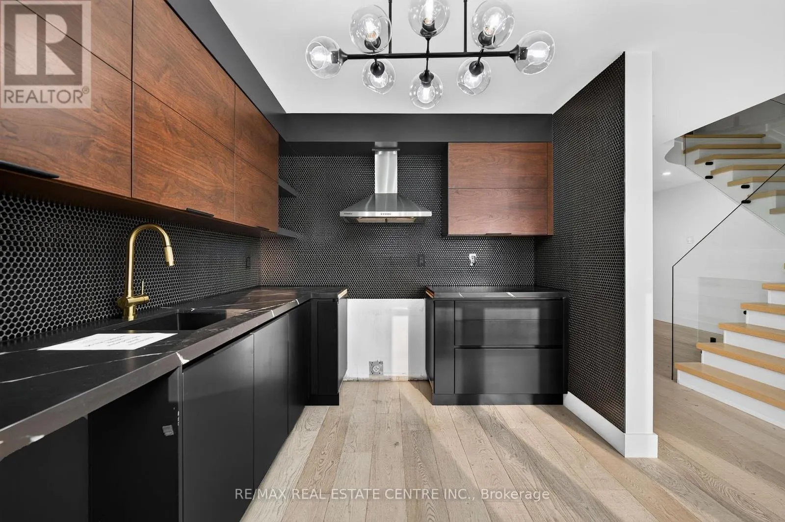 50 - 5090 FAIRVIEW STREET