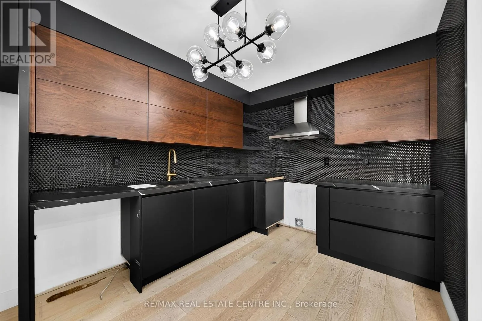 50 - 5090 FAIRVIEW STREET
