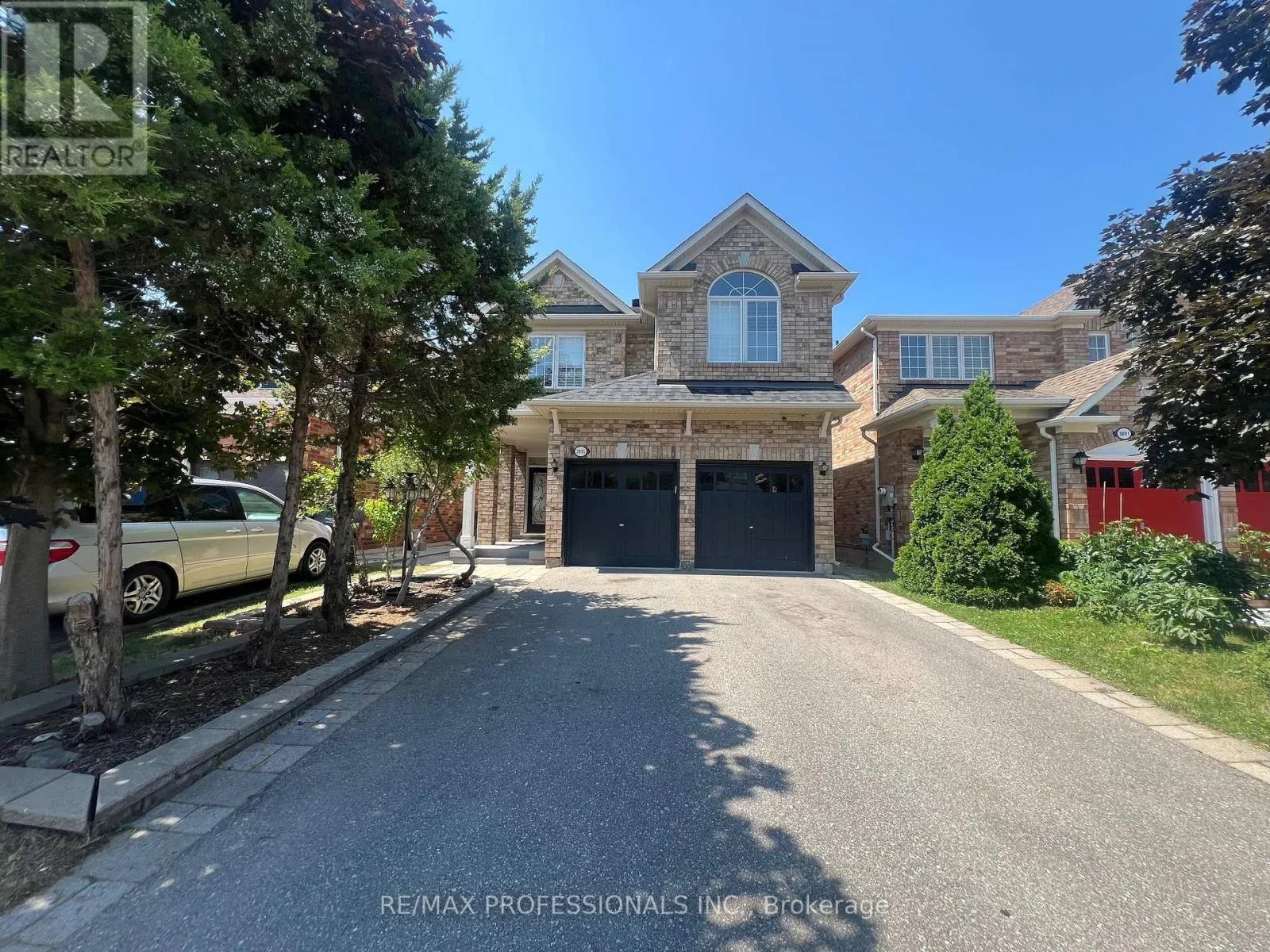 3895 HENRIETTA WAY