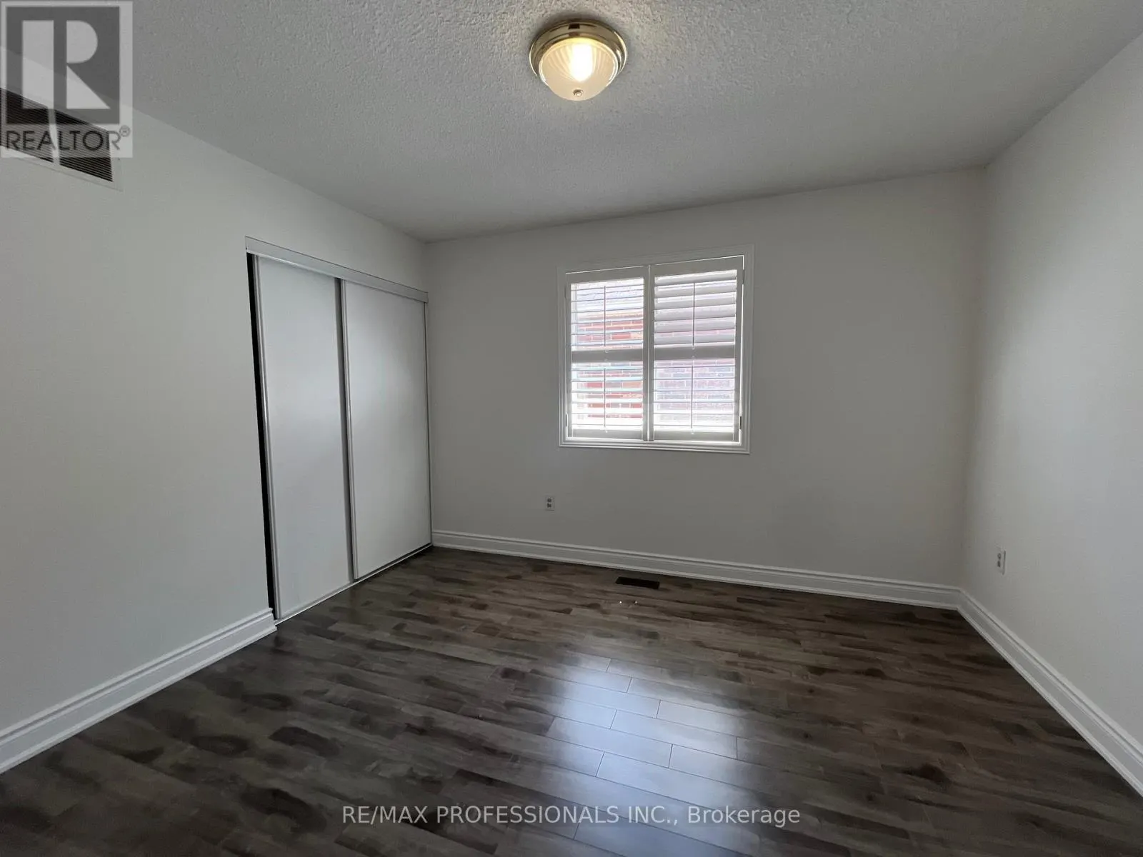 3895 HENRIETTA WAY