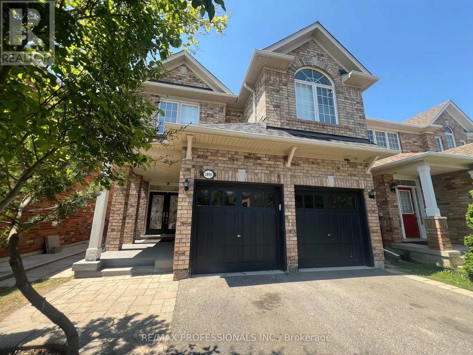 3895 HENRIETTA WAY