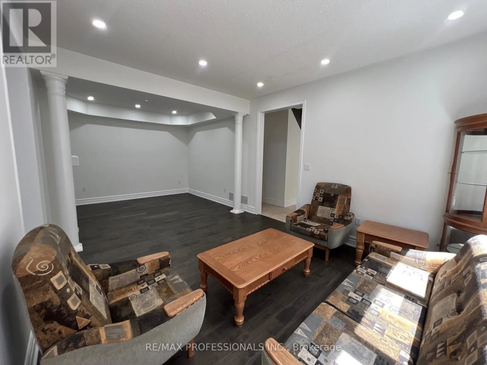 3895 HENRIETTA WAY