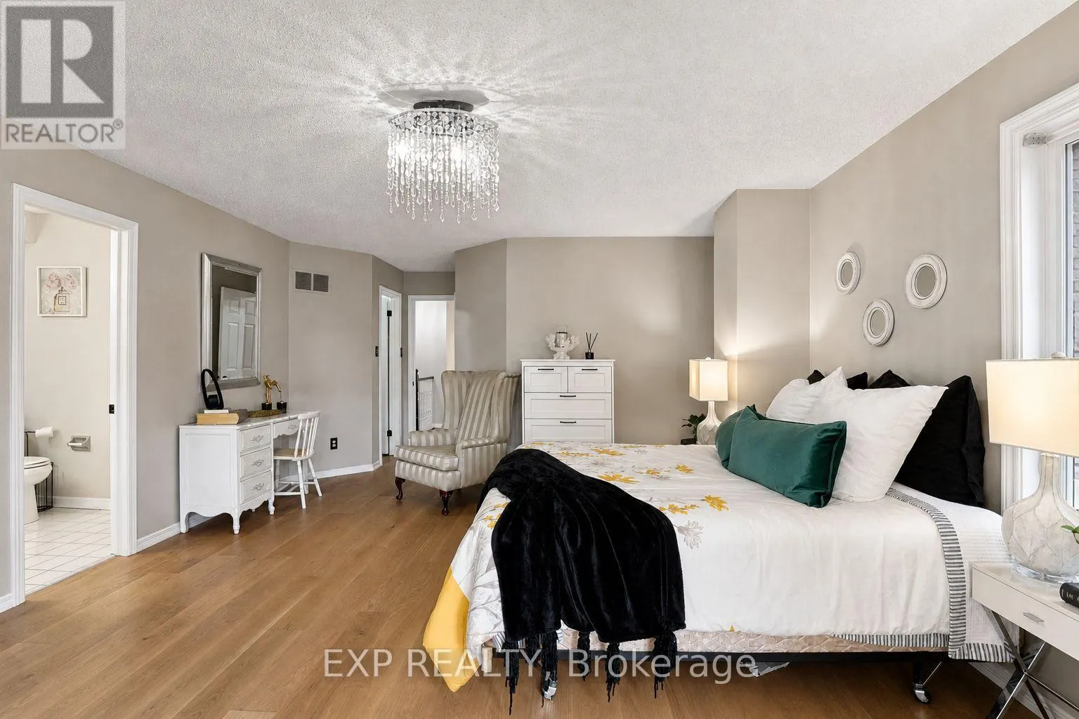 7 - 2006 GLENADA CRESCENT