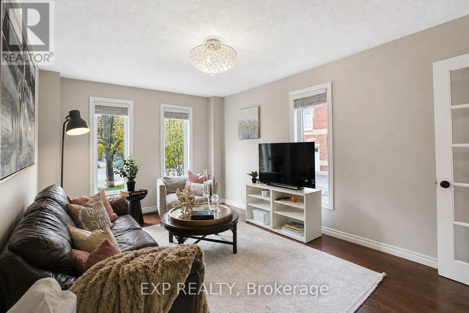 7 - 2006 GLENADA CRESCENT