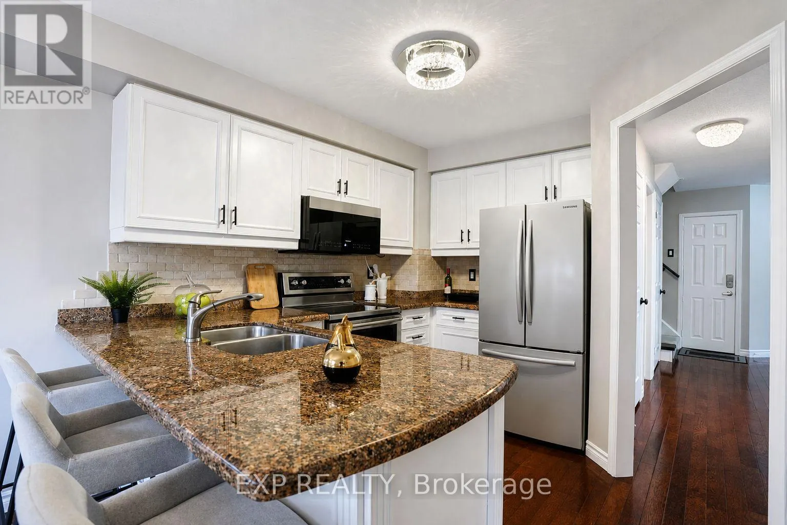 7 - 2006 GLENADA CRESCENT