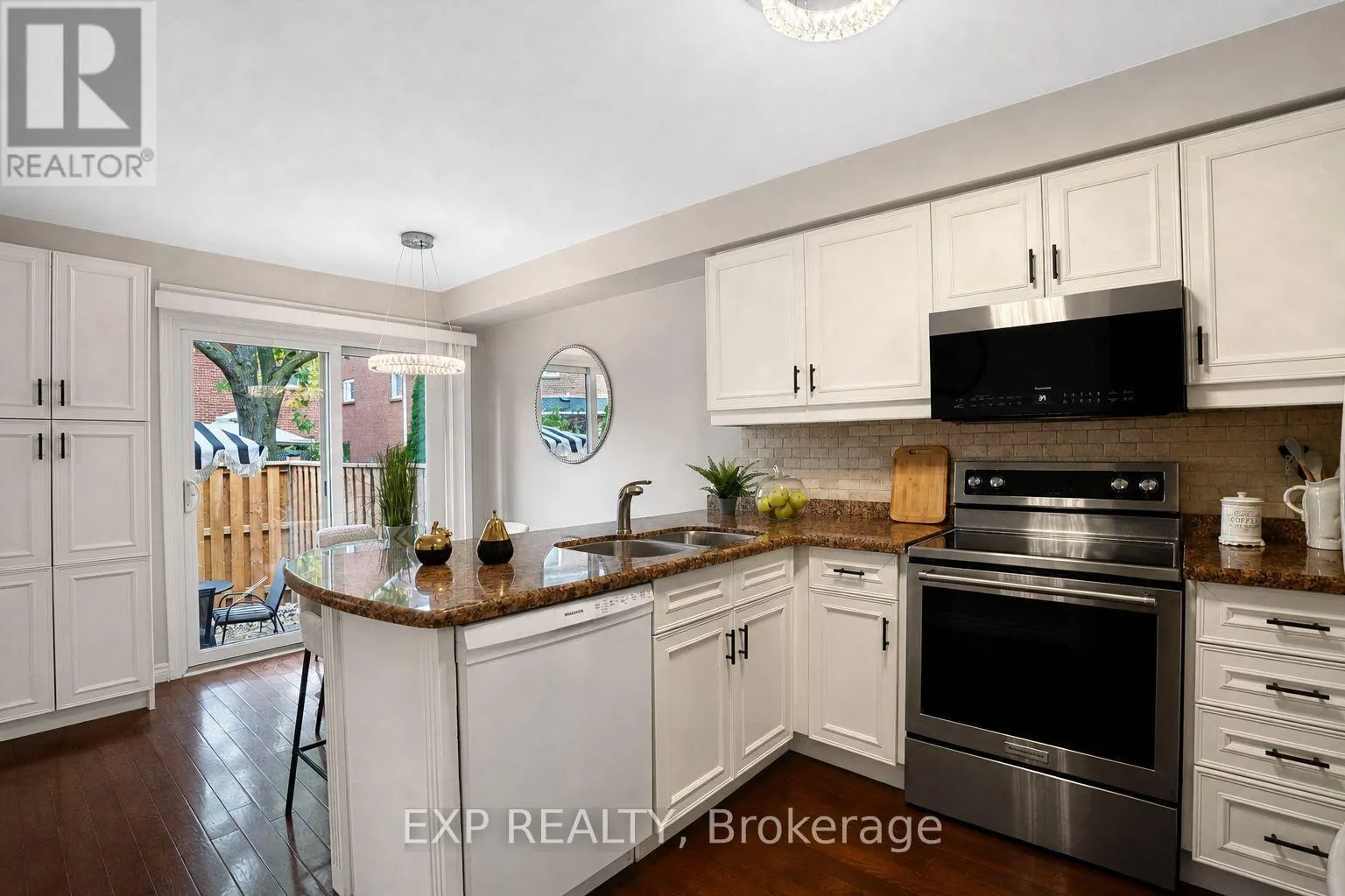 7 - 2006 GLENADA CRESCENT