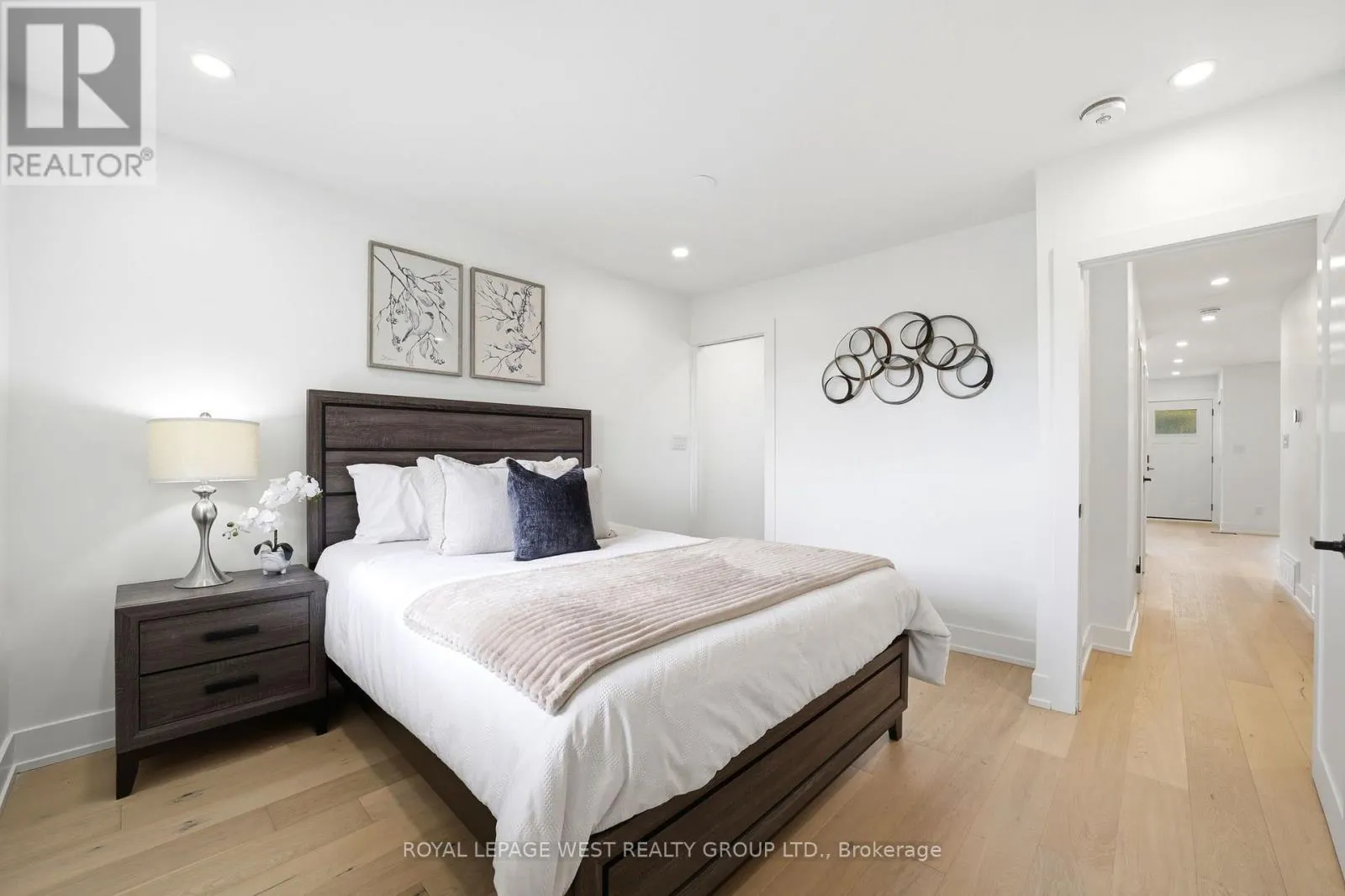 33 TAPLEY DRIVE