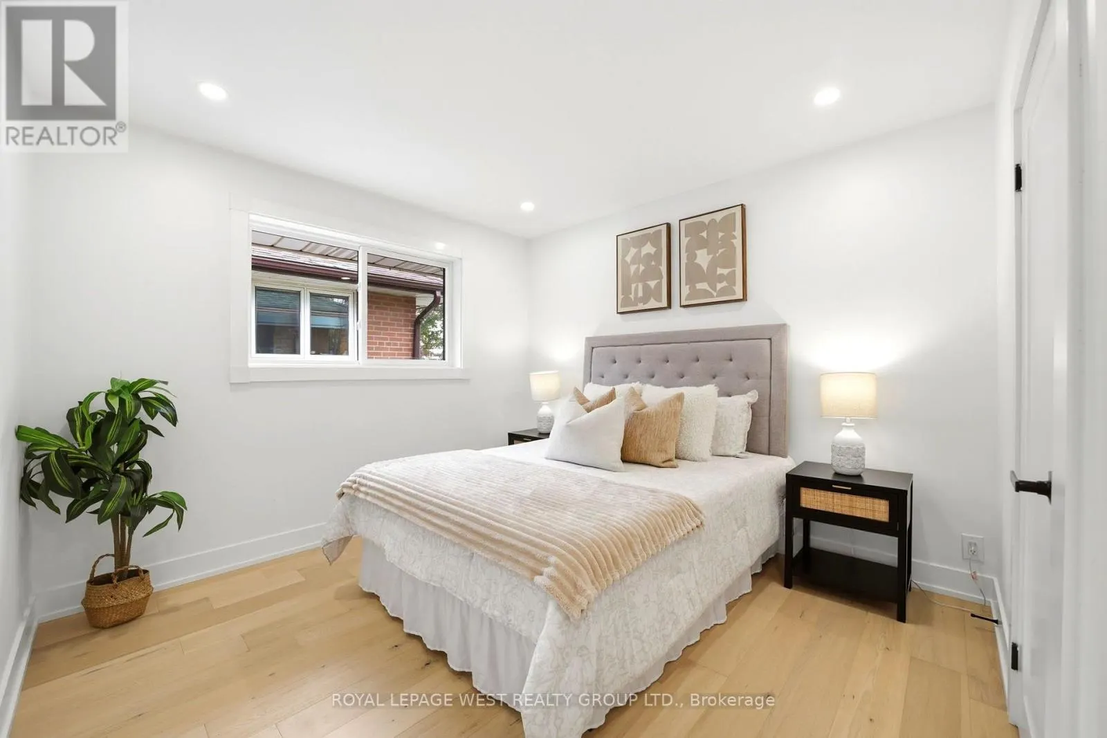 33 TAPLEY DRIVE