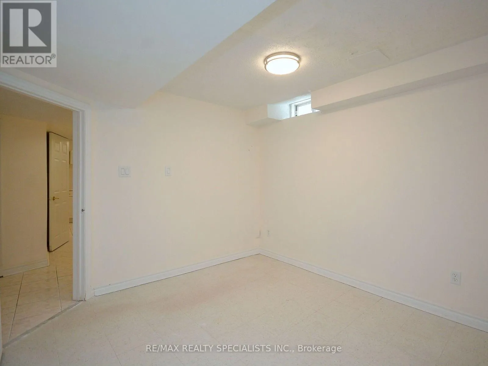 405 BRISTOL ROAD E