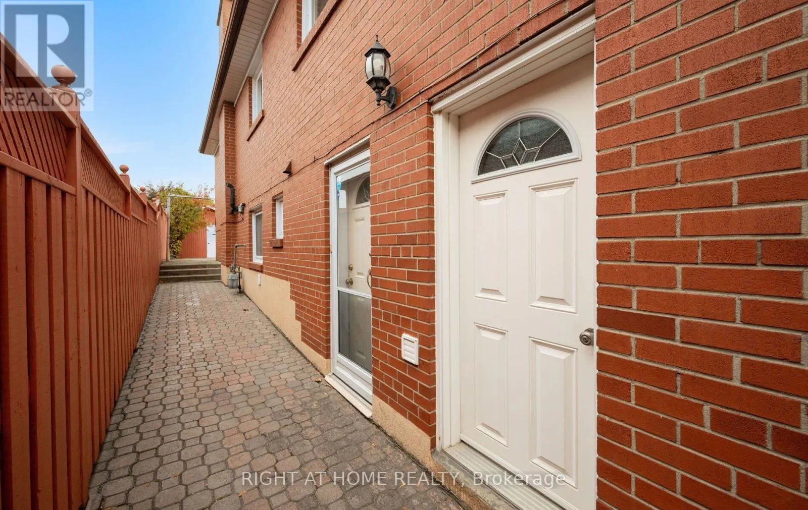 100 GRACEFIELD AVENUE