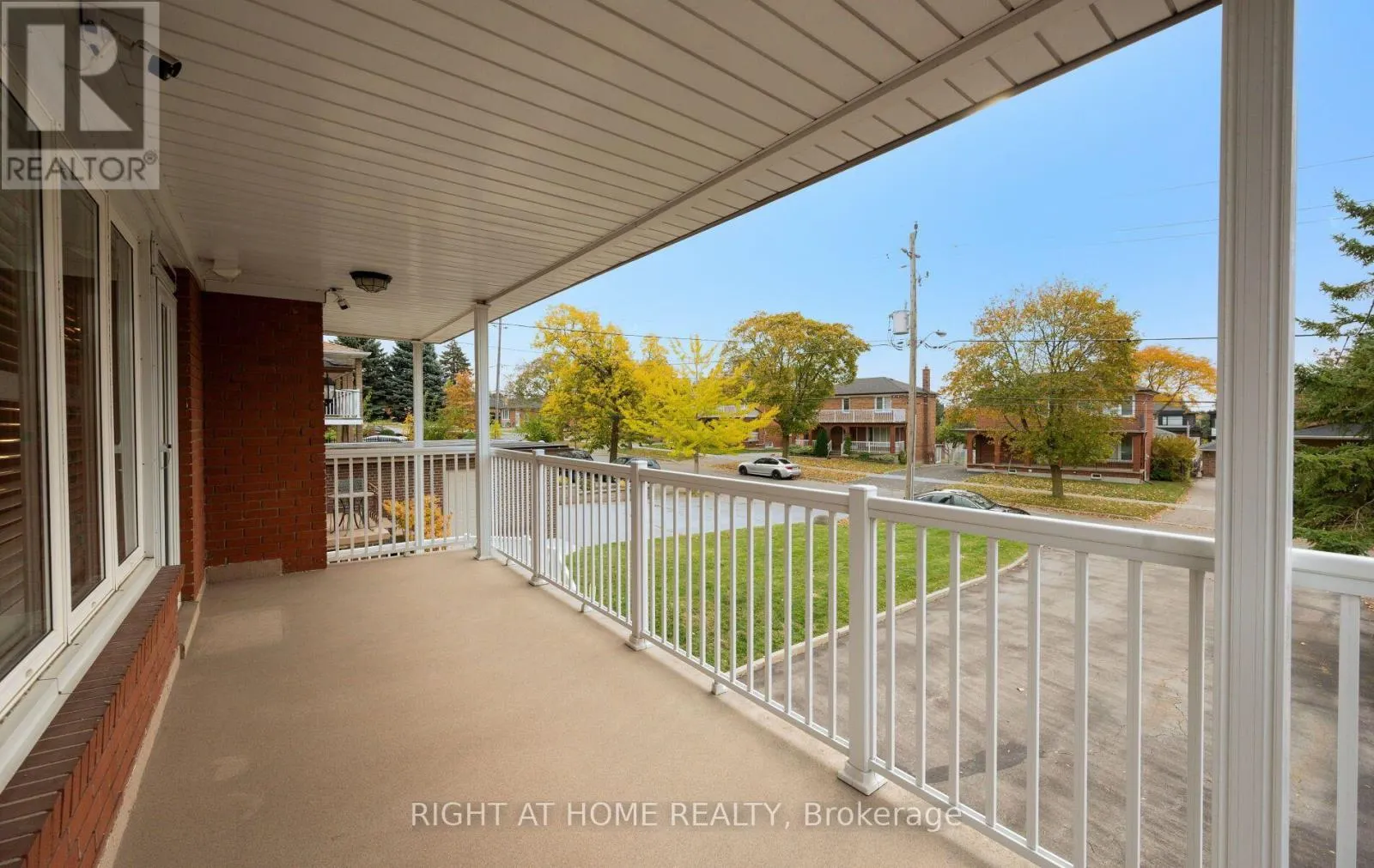 100 GRACEFIELD AVENUE