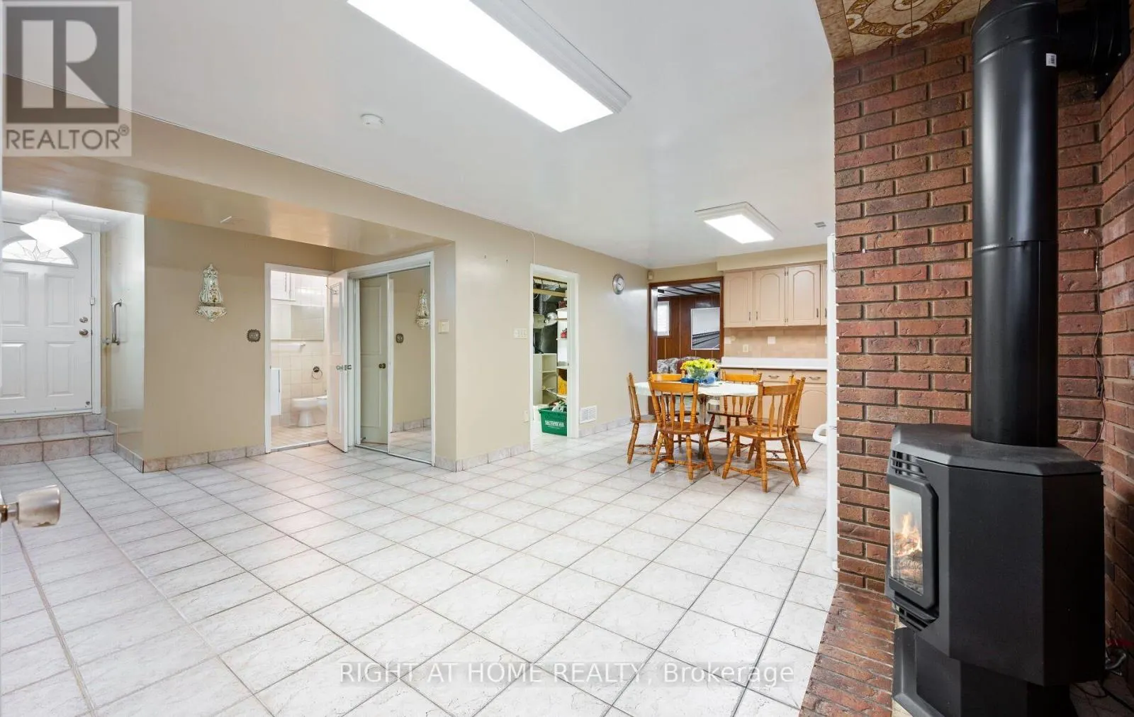 100 GRACEFIELD AVENUE