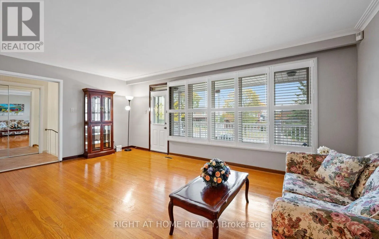 100 GRACEFIELD AVENUE